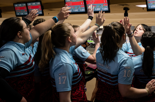 Eight Teams Undefeated After First Day of 2022 Intercollegiate Team Championships