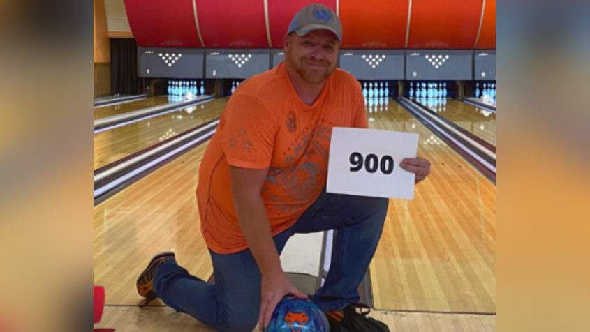 Indiana&amp;amp;#39;s Bryan Deck connects for 900 series