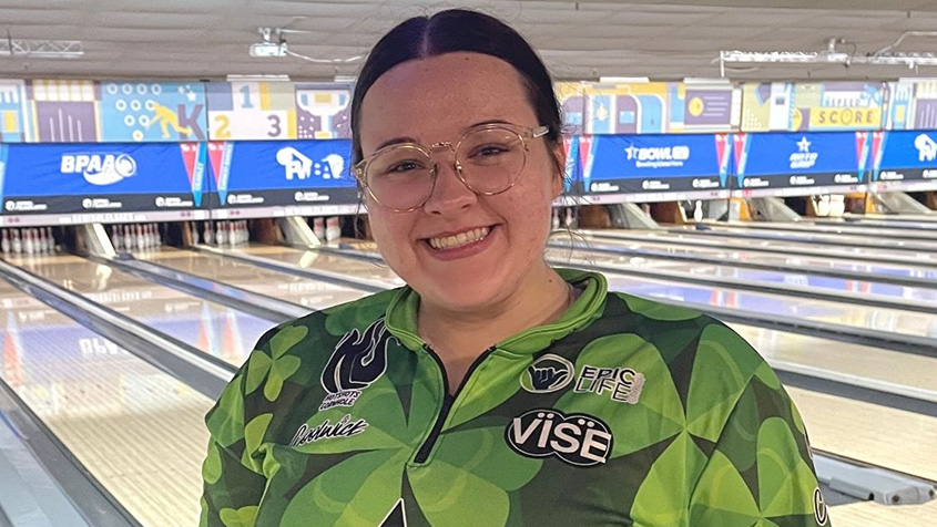 Clemmer makes history, leads 2022 PWBA St. Petersburg-Clearwater Open