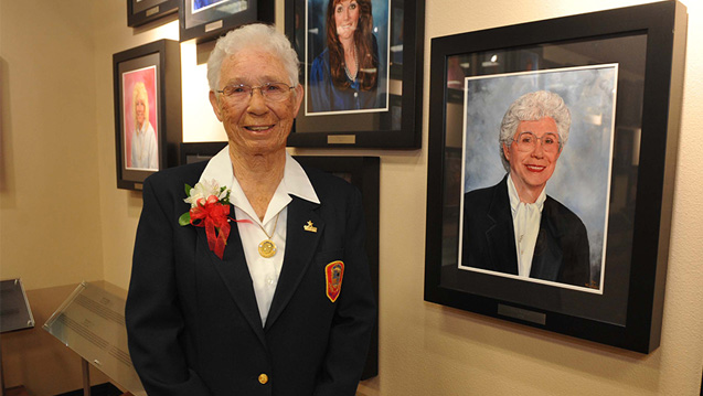 Flora Mitchell, USBC Hall of Fame member, dies at age 89