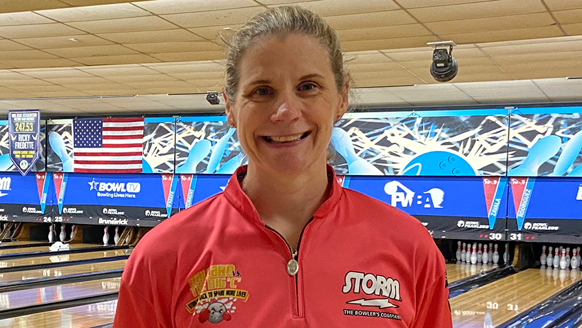 Kulick fires 300 to lead opening day of 2021 PWBA Albany Open