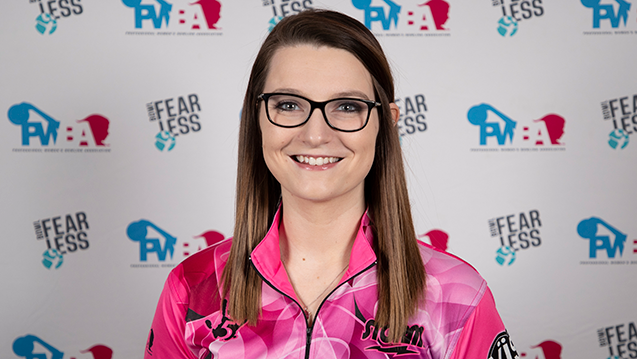 Tan continues to lead, Brummett makes move at QubicaAMF PWBA Players Championship
