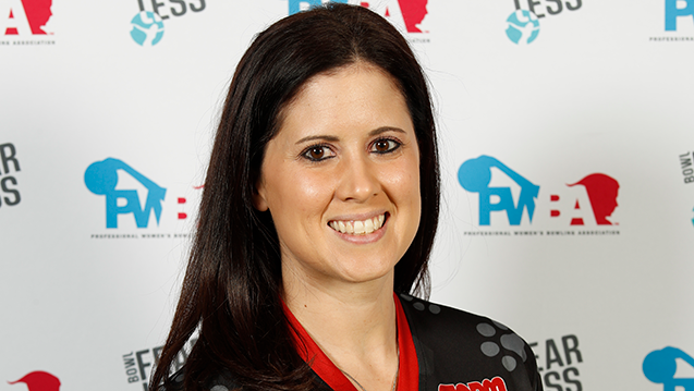 Coté leads opening round at 2019 PWBA Twin Cities Open
