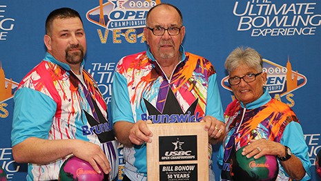 Minnesota bowler latest to join 50-Year Club during emotional 2022 USBC Open Championships