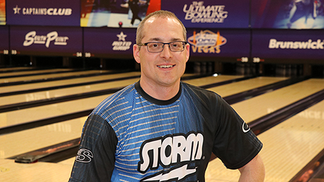 Family-focused bowler rolls perfect game, takes singles lead at 2022 USBC Open Championships