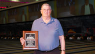 Family helps Michigan bowler celebrate 50 years at 2016 OC
