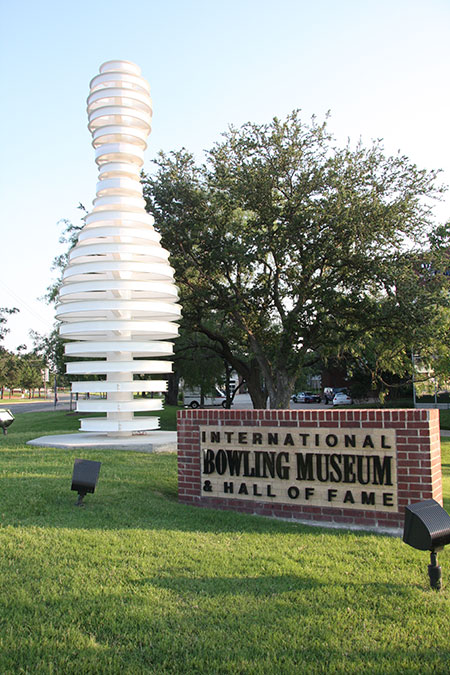 BOWLING BALLS & BAGS - International Bowling Museum & Hall of Fame